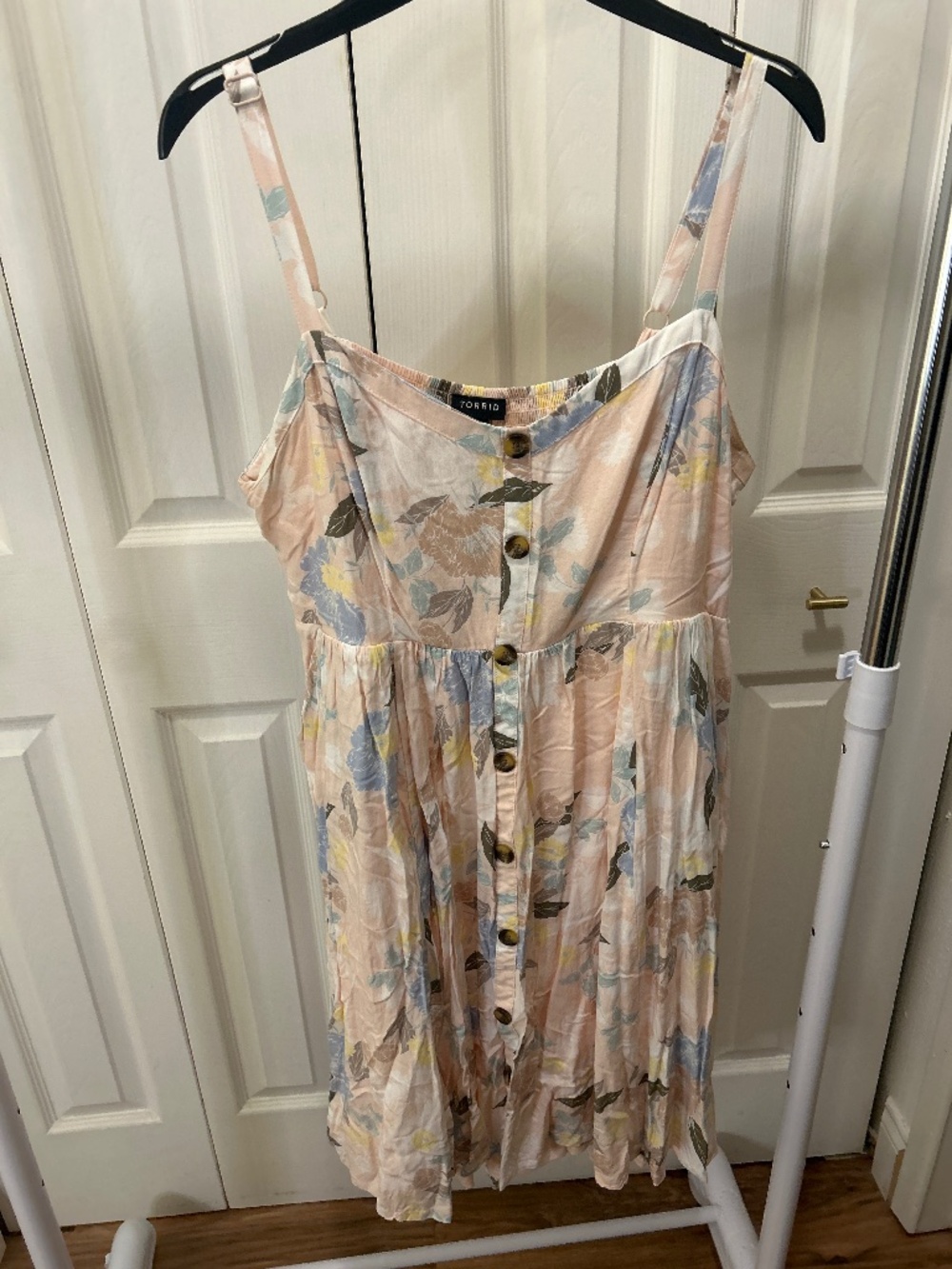 Torrid Pink & Floral Dress w/ Decorative Buttons Size 1